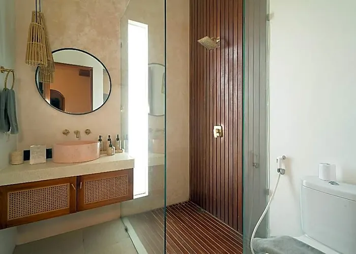 Arrova Berawa ホテル 3*